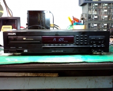 PHILIPS  CD692