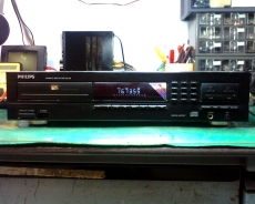 PHILIPS  CD750