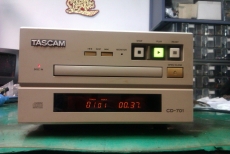 tascam  cd-701