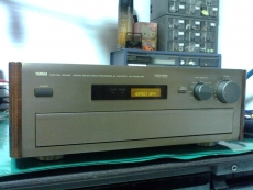 YAMAHA  AVX-2000DSP