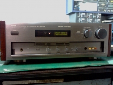 YAMAHA  AVX-2200DSP